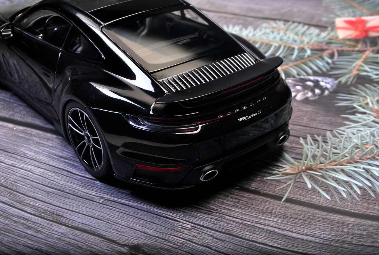 1/18 Dealer Edition 2020 2021 Porsche 911 Turbo S 992 (Black) Diecast Car Model