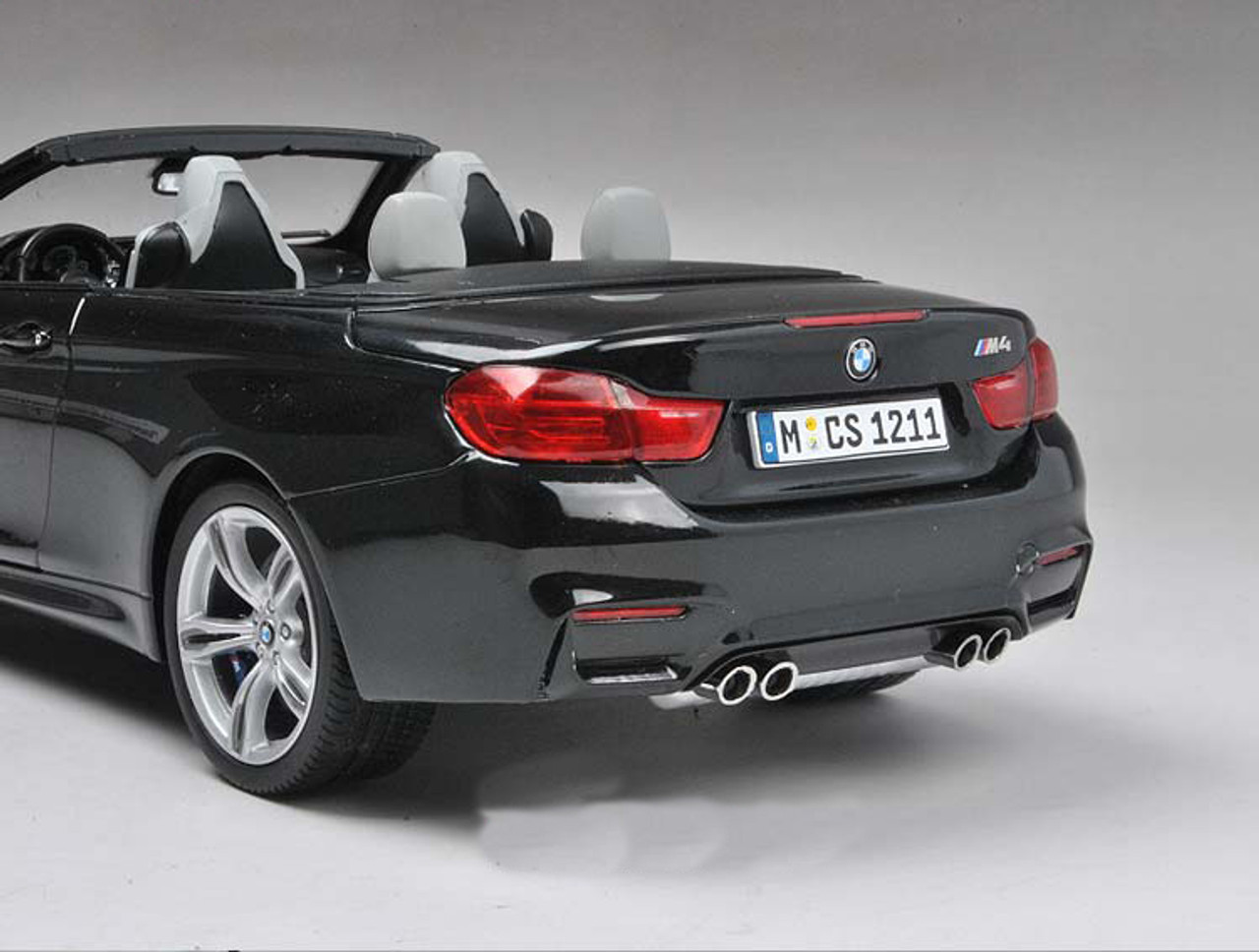 1/18 Paragon BMW F83 M4 Convertible (Black) Diecast Car Model