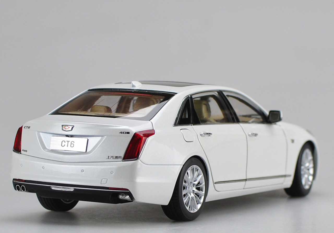 1/18 Dealer Edition Cadillac CT6 (White) Diecast Car Model