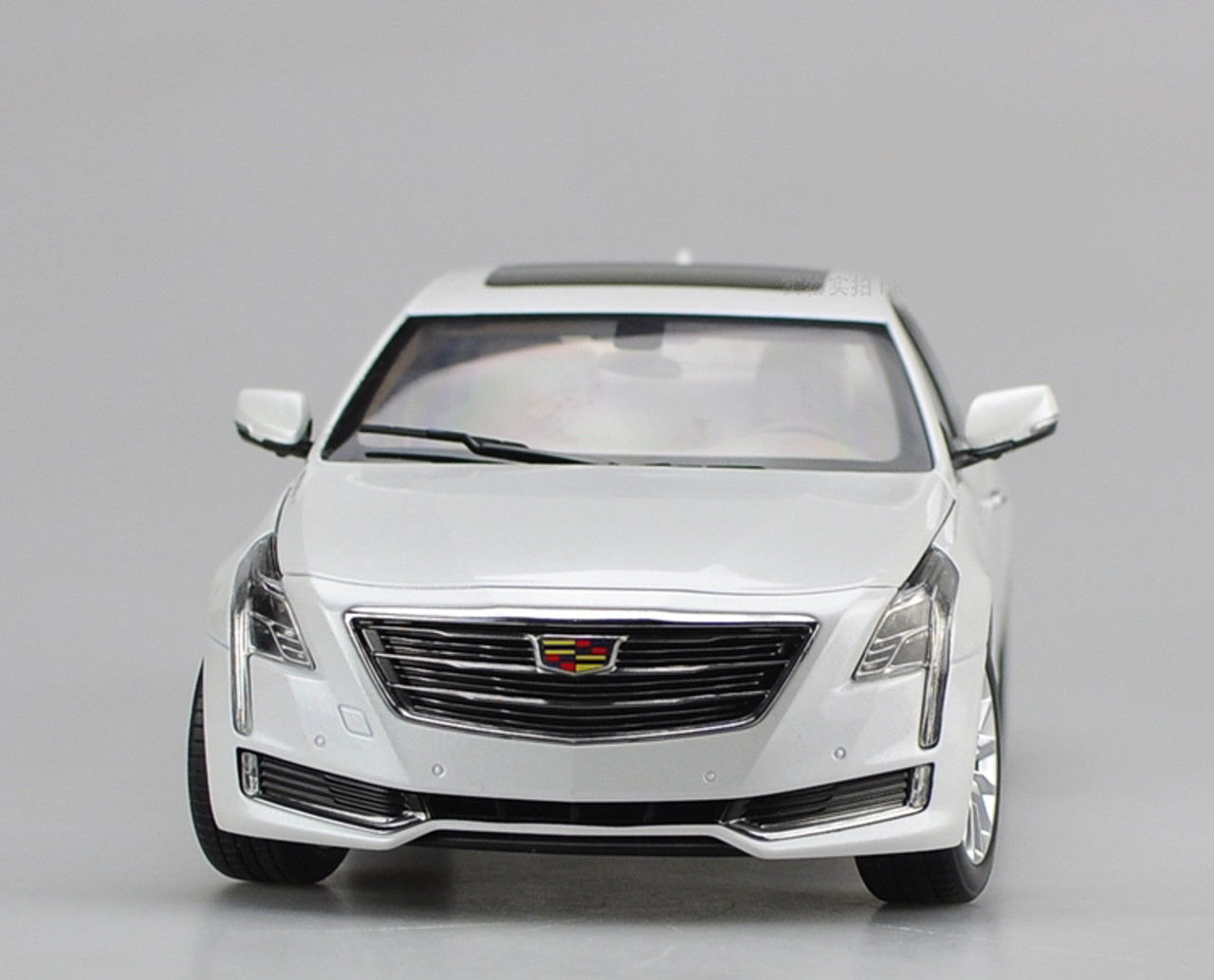 1/18 Dealer Edition Cadillac CT6 (White) Diecast Car Model