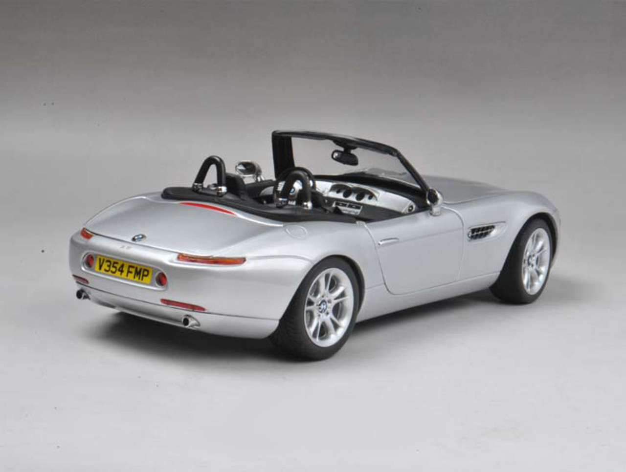 1/18 Dealer Edition BMW Z8 (Silver) Diecast Car Model