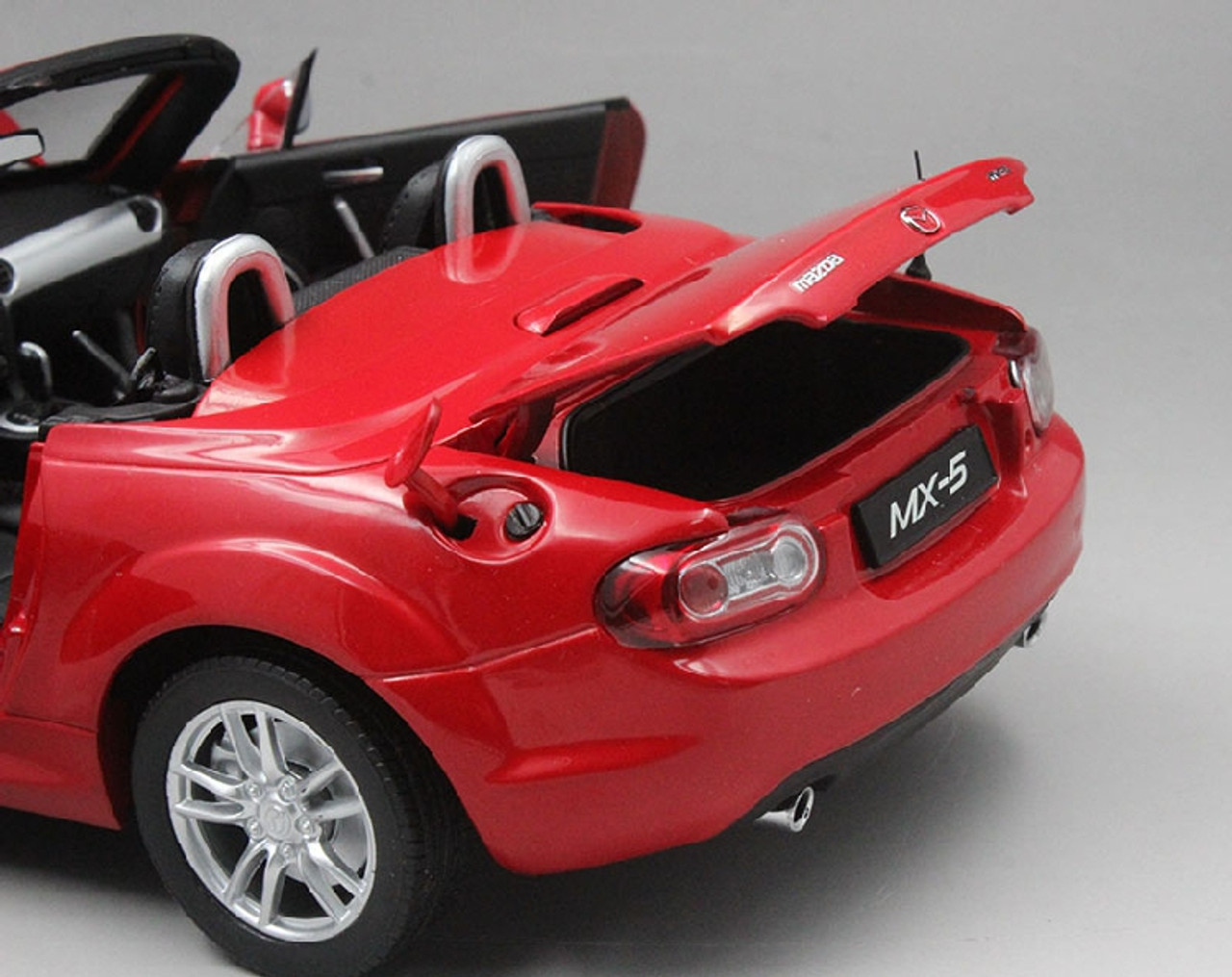1/18 Dealer Edition 2005-2015 Mazda MX-5 MX5 Miata (Red) Diecast