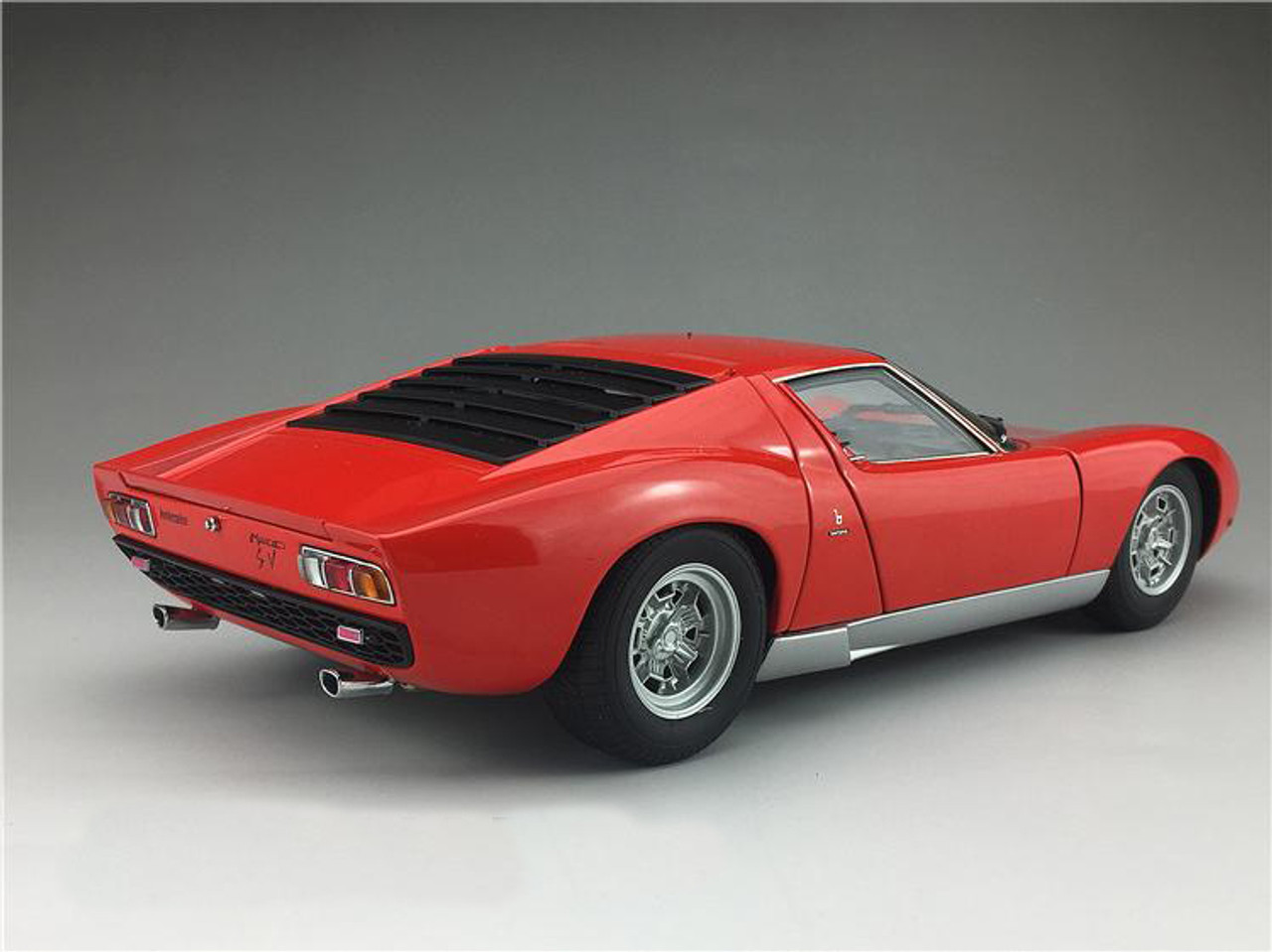 1/18 AUTOart Lamborghini Miura SV (Red with Silver Rims) Car Model 