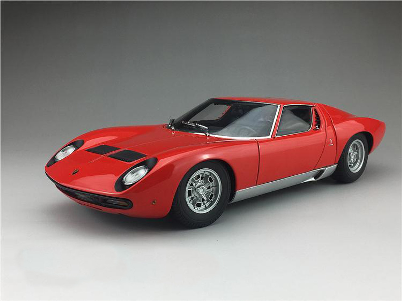 1/18 AUTOart Lamborghini Miura SV (Red with Silver Rims) Car Model