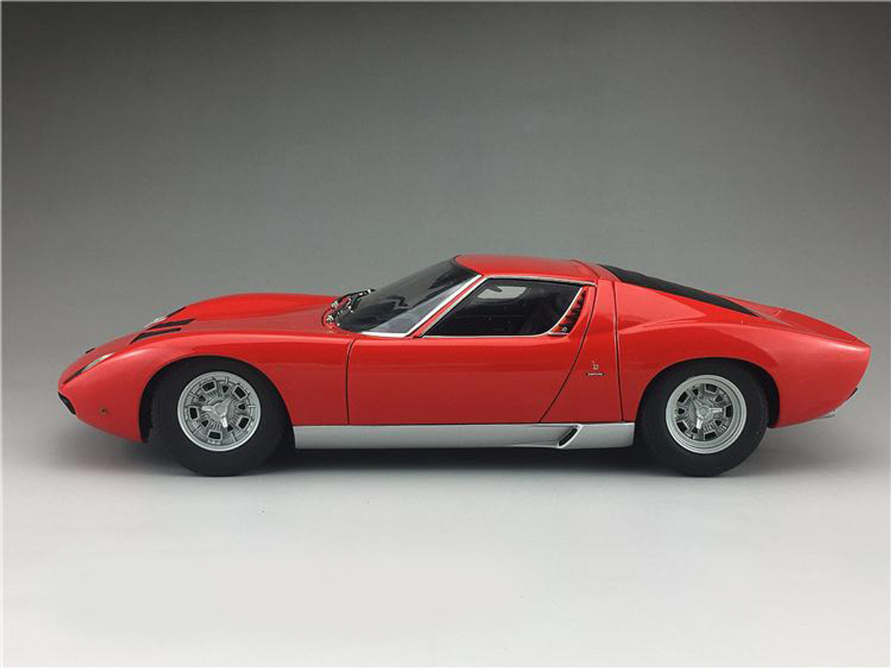 1/18 AUTOart Lamborghini Miura SV (Red with Silver Rims) Car Model