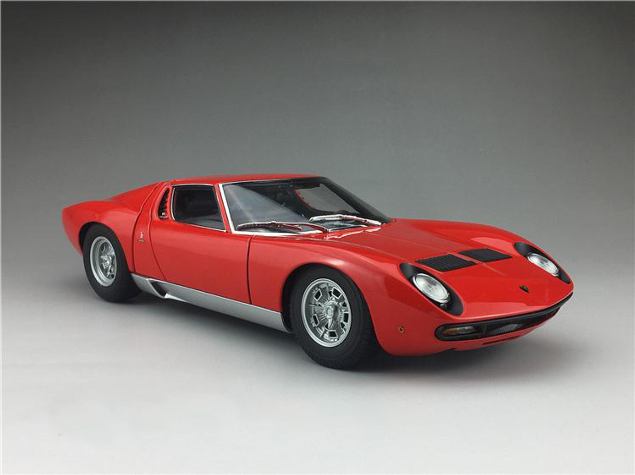 1/18 AUTOart Lamborghini Miura SV (Red with Silver Rims) Car Model