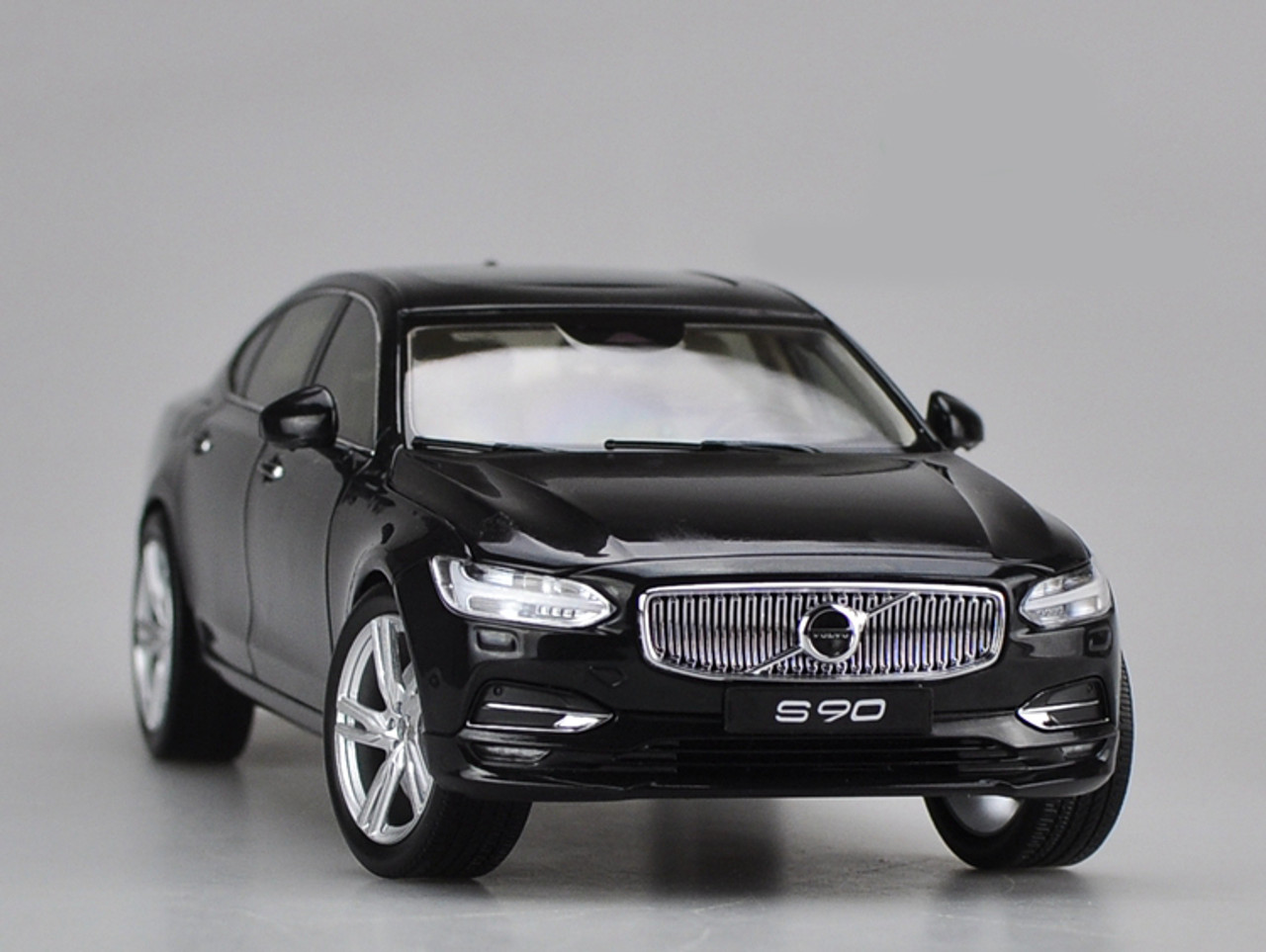 1/18 Dealer Edition Volvo S90 (Black) Diecast Car Model
