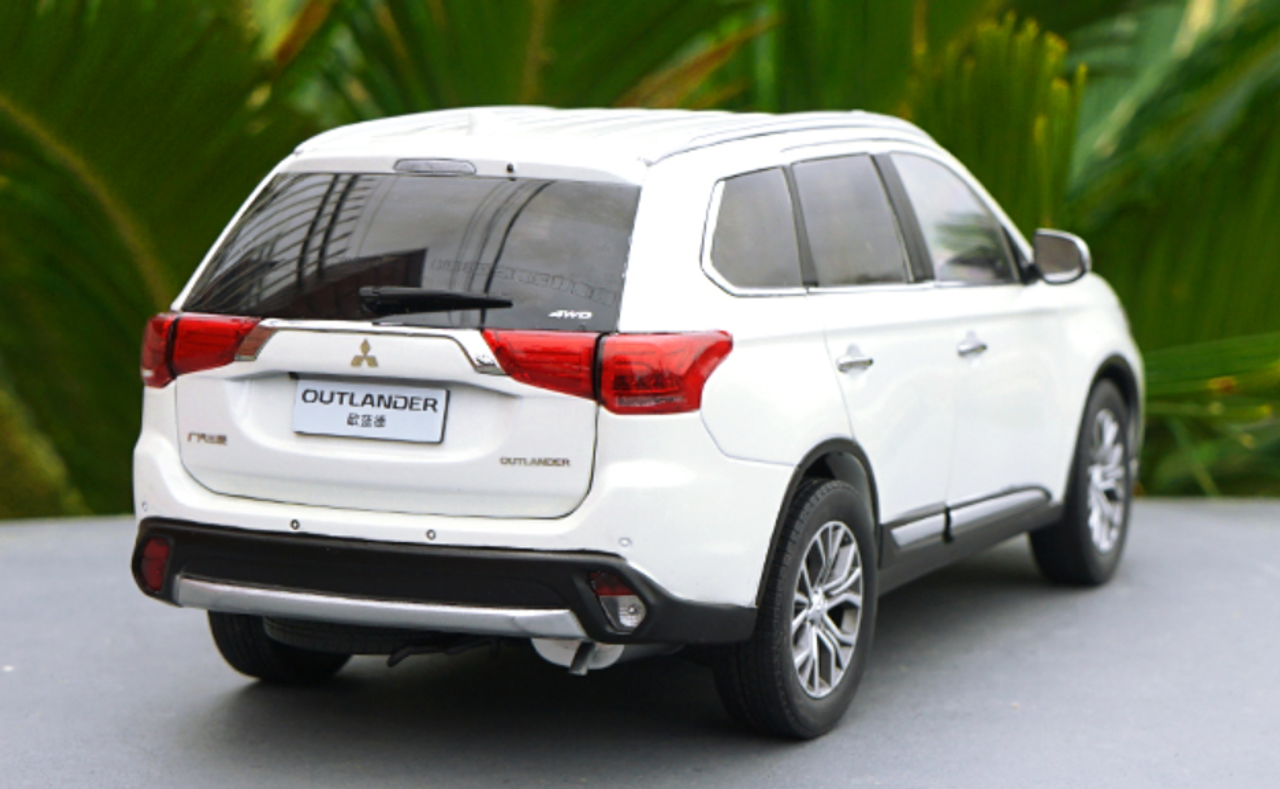 mitsubishi outlander diecast model