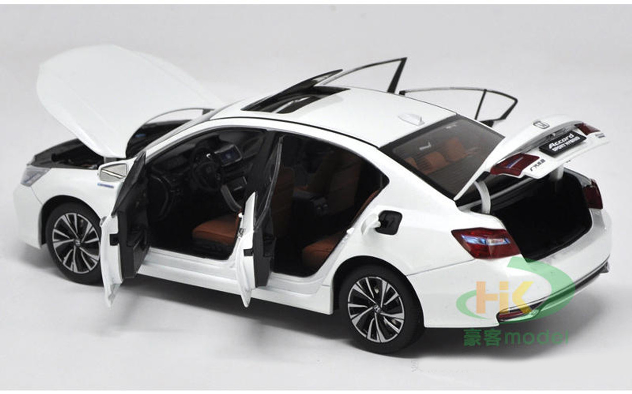 Honda Accord 1/18 ミニカー ホワイト Honda Accord 2013 8th Generation White Diecast Car 1/18