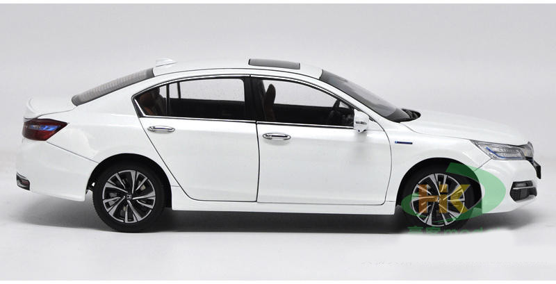 1/18 Dealer Edition Honda Accord Hybrid (White) 9th generation