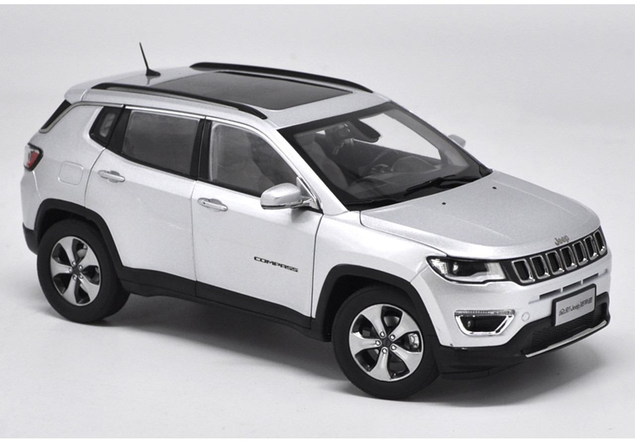 1/18 Dealer Edition Jeep Compass (Silver) Diecast Car Model