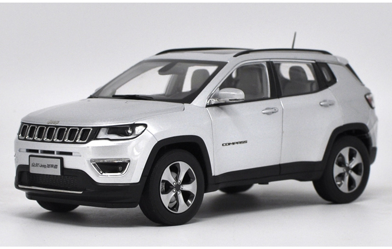 1/18 Dealer Edition Jeep Compass (Silver) Diecast Car Model