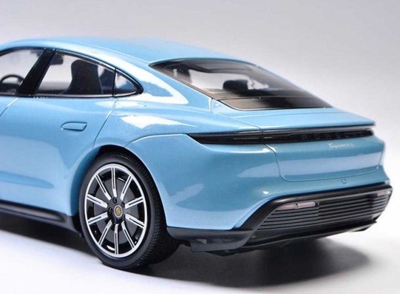 1/18 Dealer Edition Porsche Taycan 4S (Blue) Car Model
