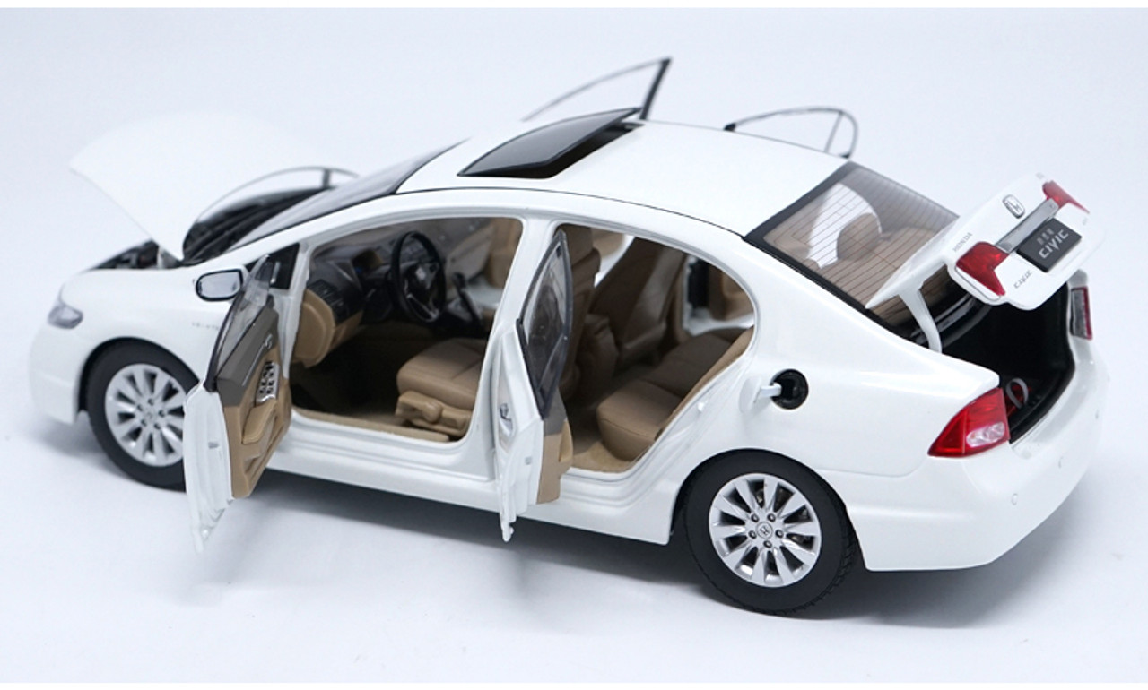 1/18 Dealer Edition Honda Civic (White) 8th Generation (2006