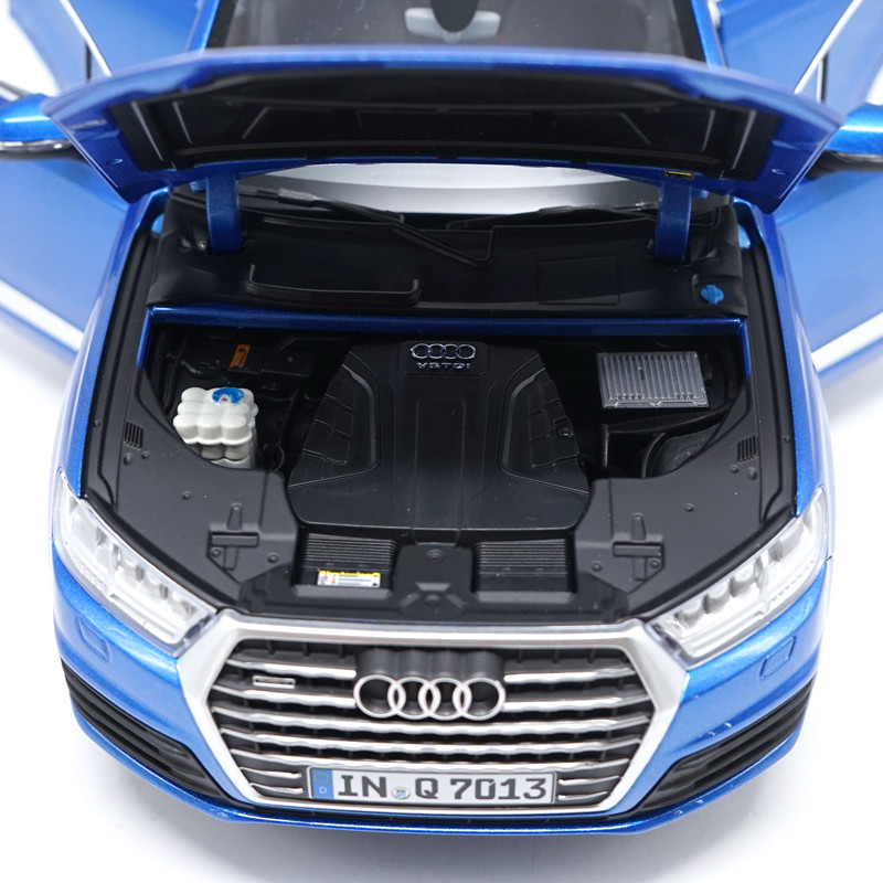 ミニチャンプス Audi アウディ Q7 1/18スケール ミニカー ブルー