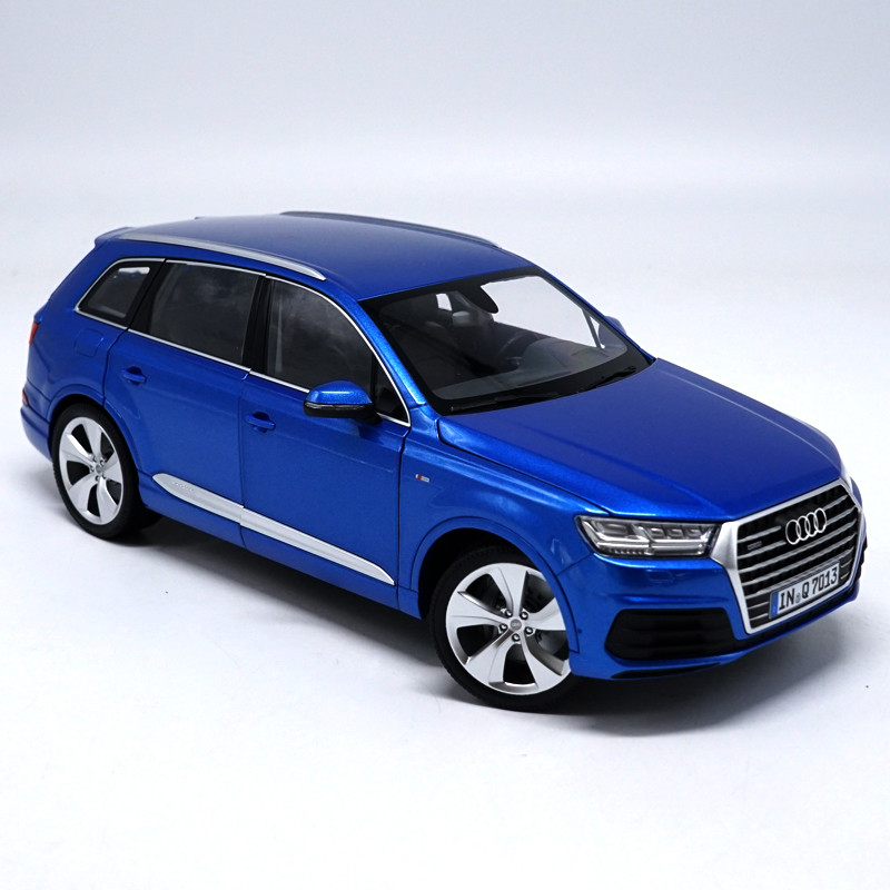 1/18 Minichamps 2015 Audi Q7 (Blue) Diecast Car Model Limited 299