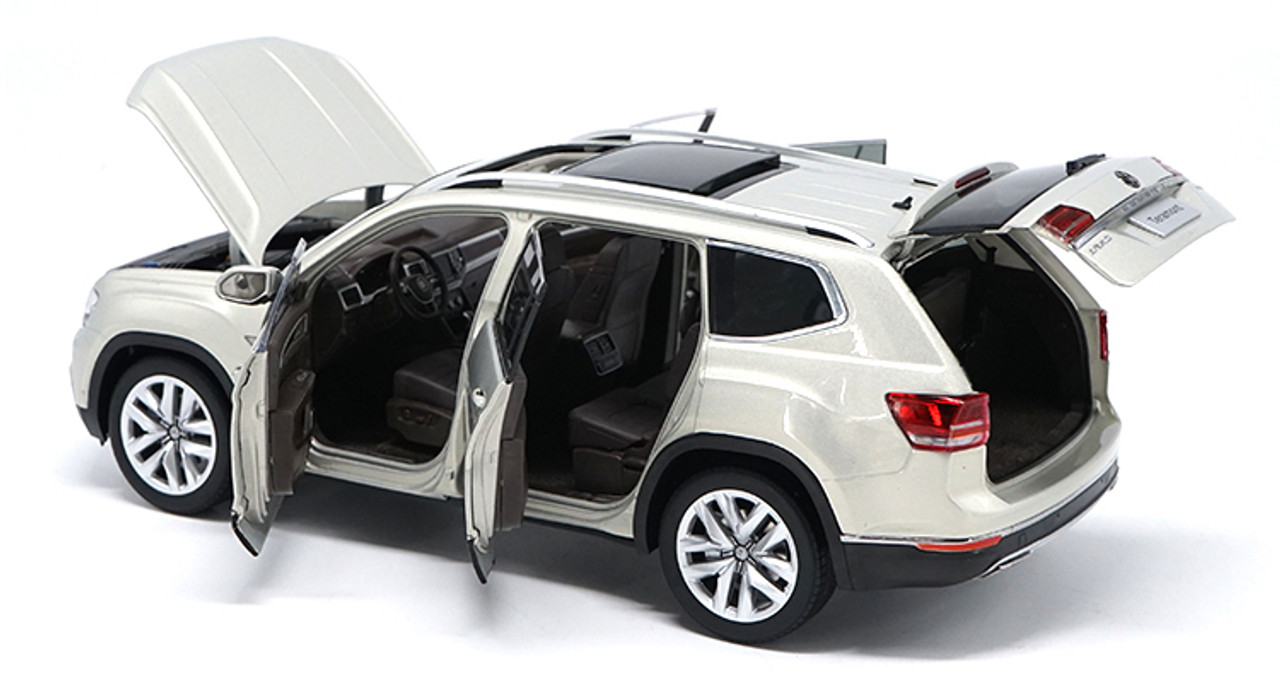 1/18 Dealer Edition Volkswagen VW Atlas / Teramont (Silver