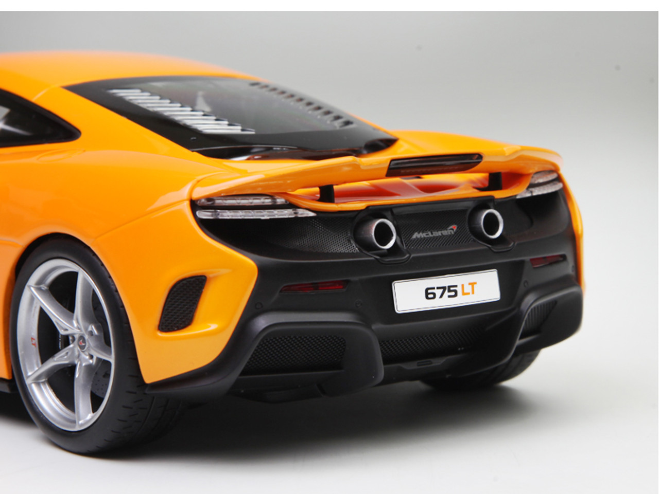 1/18 Kyosho Mclaren 675LT (Orange) Enclosed Diecast Car Model