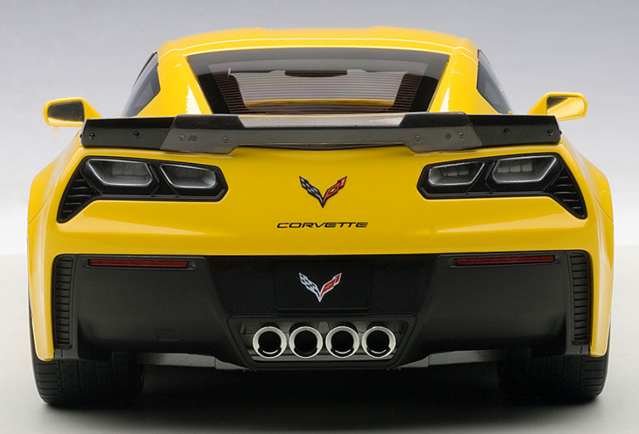 1/18 AUTOart Chevrolet Corvette C7 Z06 (Corvette Racing Yellow) Car Model