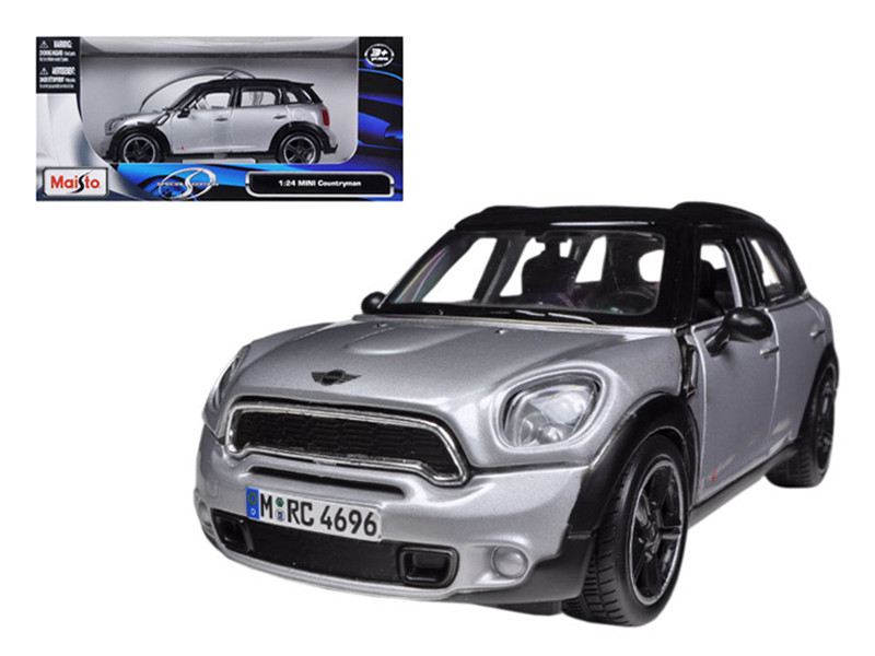 Mini Cooper Countryman Silver with Black Top 1/24 Diecast Model