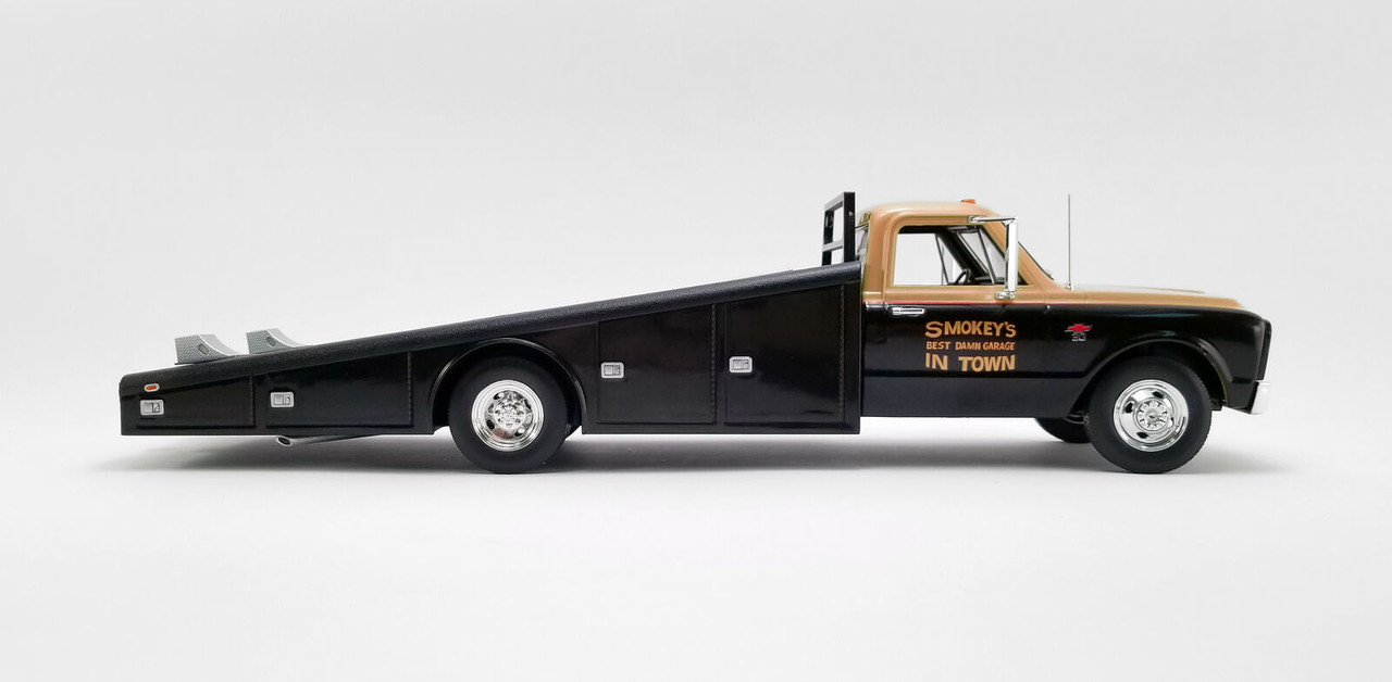 1/18 1967 Chevrolet Chevy C-30 C30 Ramp Truck Smokey Yunick Racing - Black/Gold Diecast Car Model