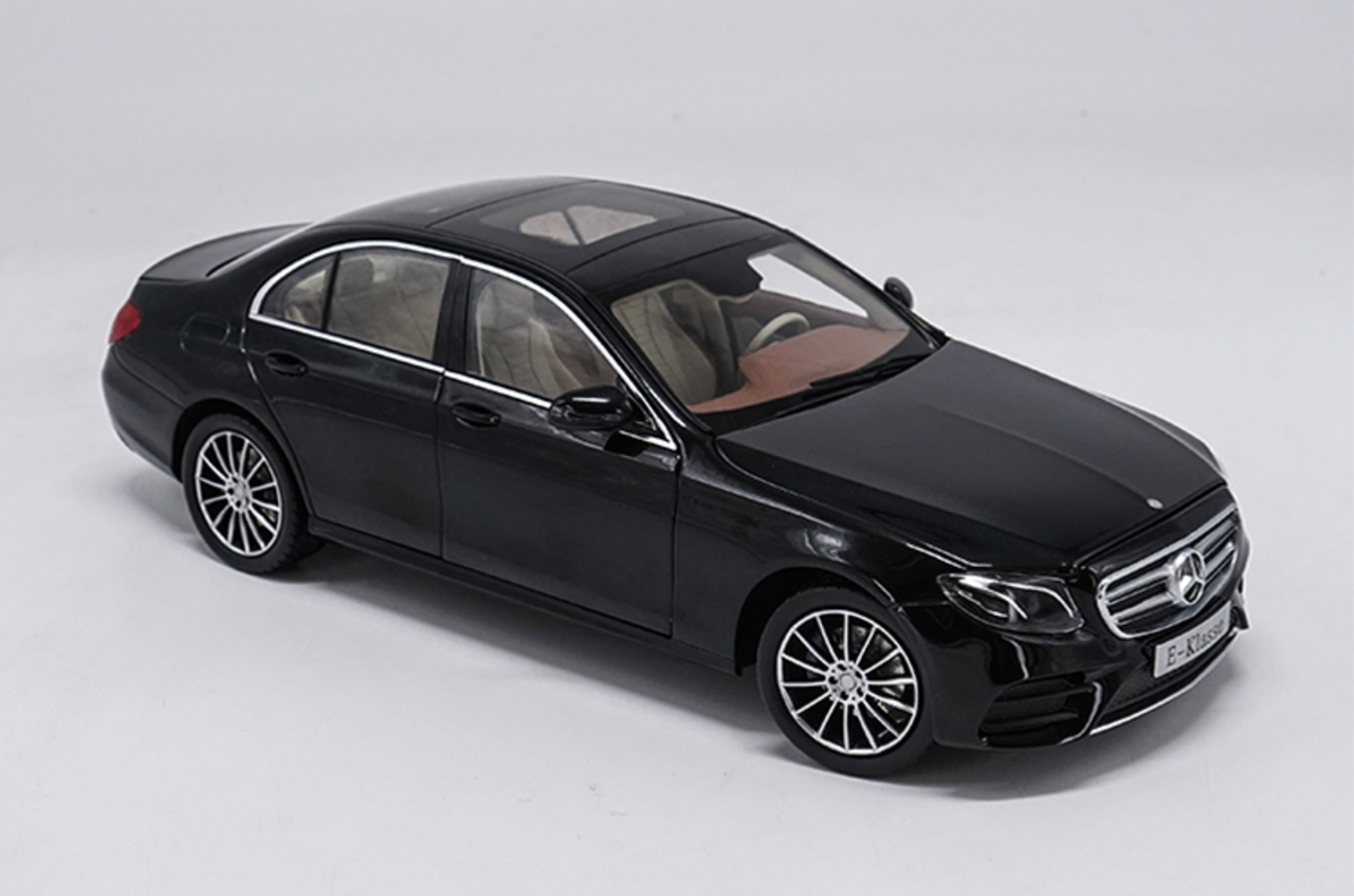 1/18 Dealer Edition 2010-2016 Mercedes-Benz E-Class E-Klasse W212 (Black) Diecast Car Model