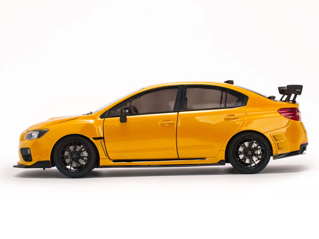 1/18 Sunstar Subaru WRX STI S207 (Yellow) Diecast Car Model 