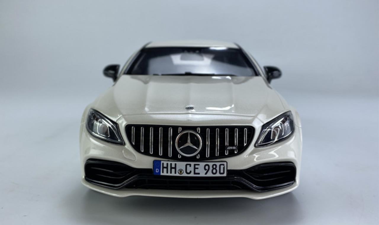 1/18 Mercedes-Benz Mercedes C-Class C-Klasse C63 C63S AMG (W205) Diamond White Resin Car Model Limited