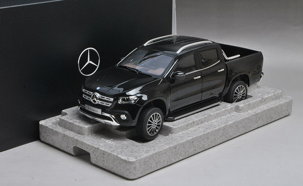 1/18 Dealer Edition Mercedes-Benz X-Klasse X-Class Truck (Black)