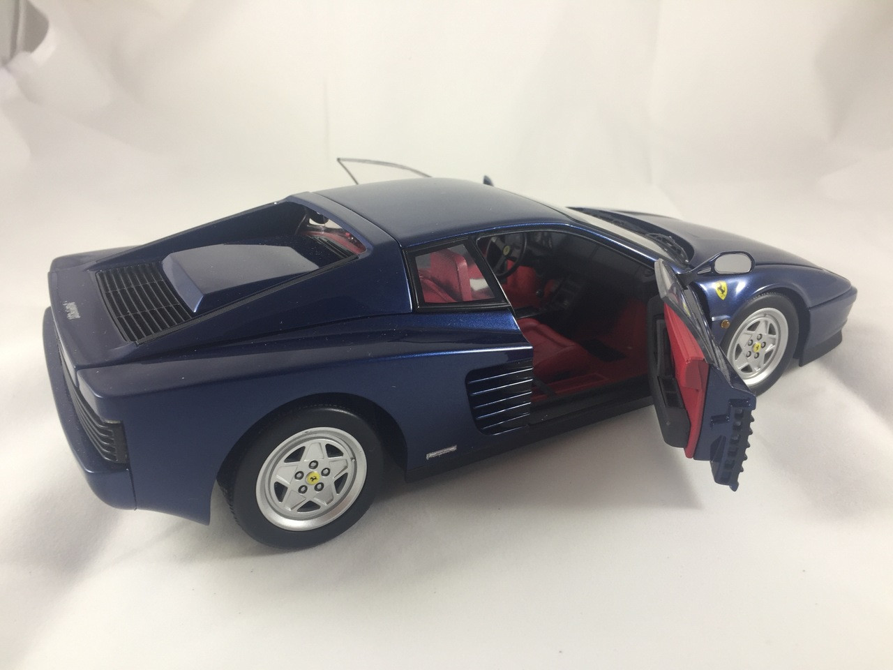 京商 Kyosho 1:18 Ferrari Testarossa 1989 Kyosho 1:18 Ferrari Testarossa 1989 black 08425BK model car