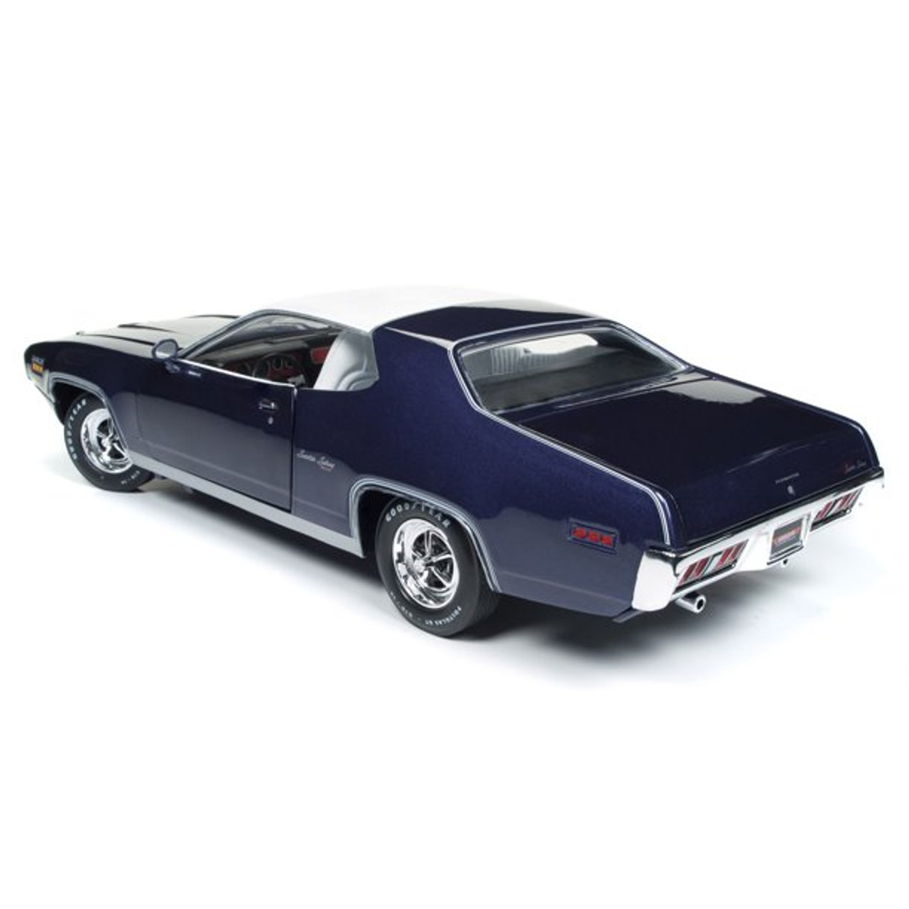 1/18 Auto World 1971 Plymouth Satellite Sebring Plus MCACN Purple with White Roof Limited Edition Diecast Car Model