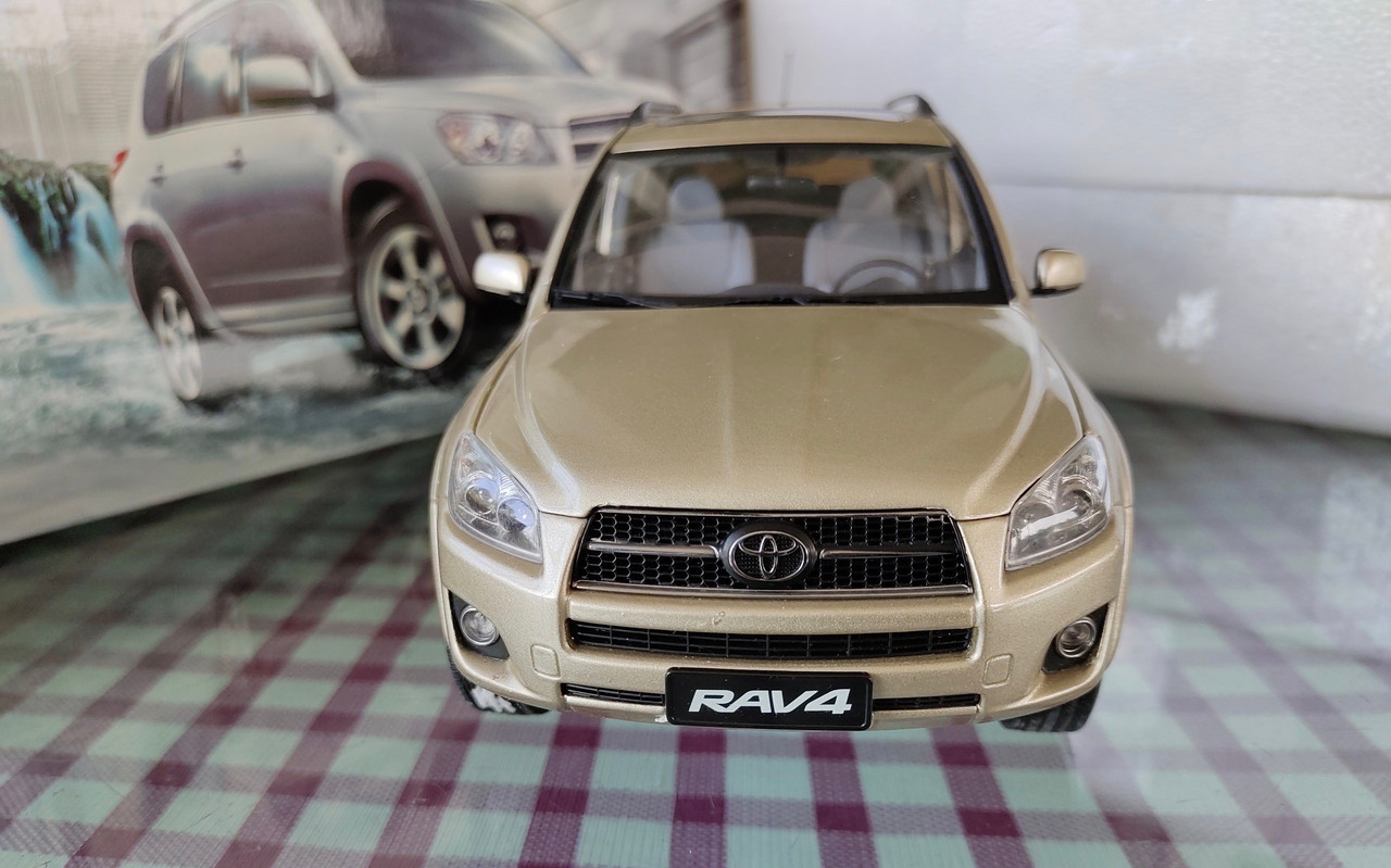 1/18 Dealer Edition Toyota RAV4 RAV 4 3rd Generation (XA30; 2005–2016) (Champagne) Diecast Car Model