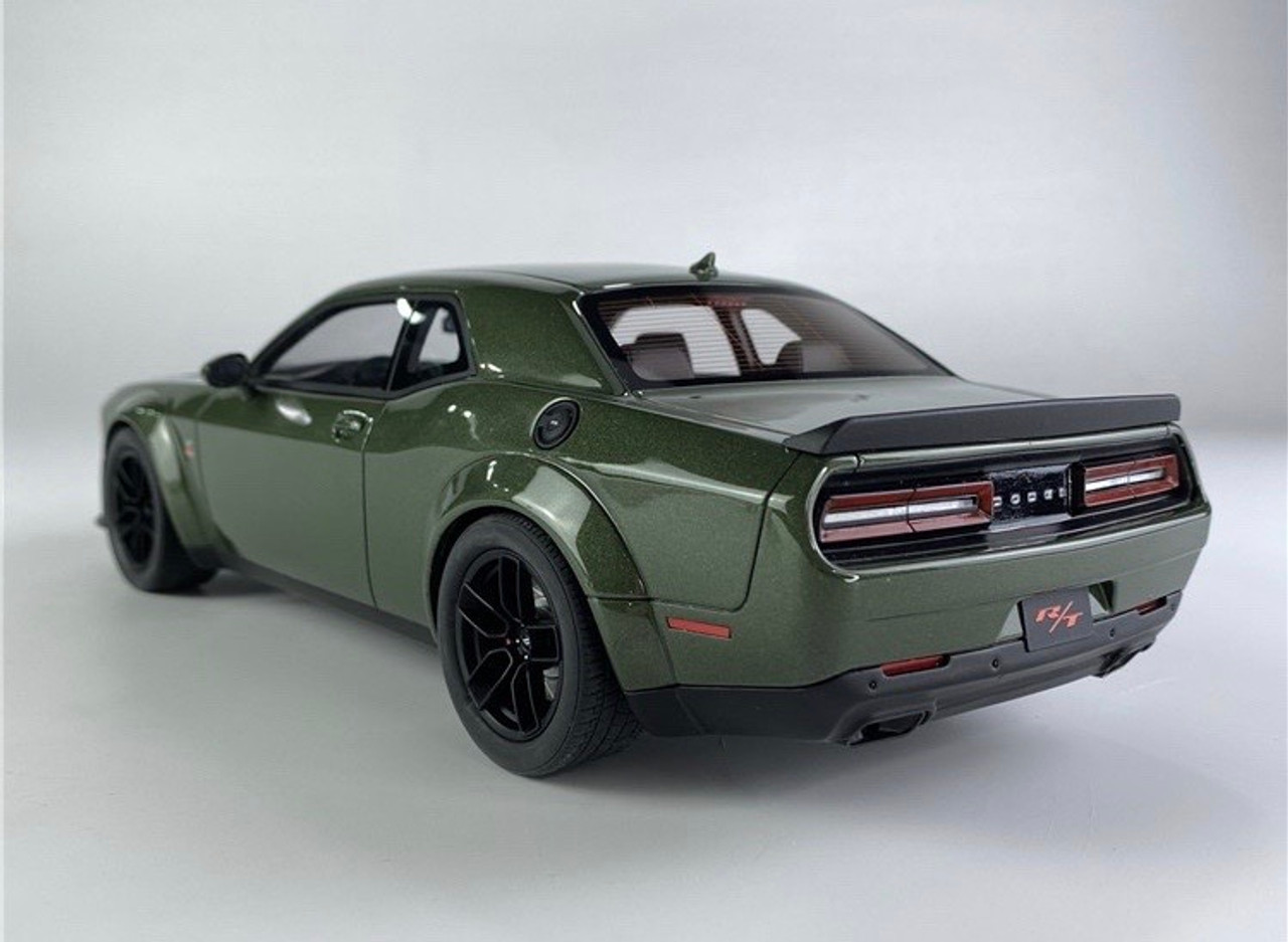 1/18 GT Spirit Dodge Challenger R/T RT Scat Pack Widebody (F8 Green) Resin Car Model