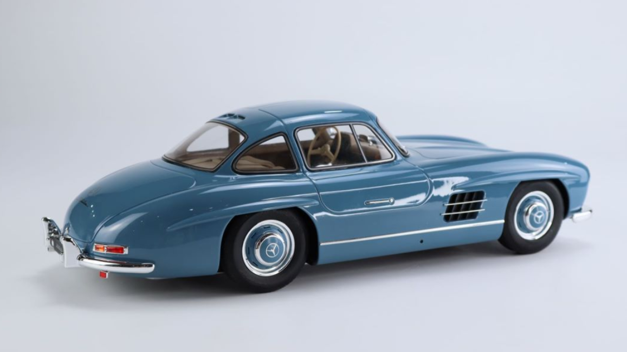 1/12 GT Spirit 1954 Mercedes-Benz Mercedes 300SL Light Blue Resin Car Model