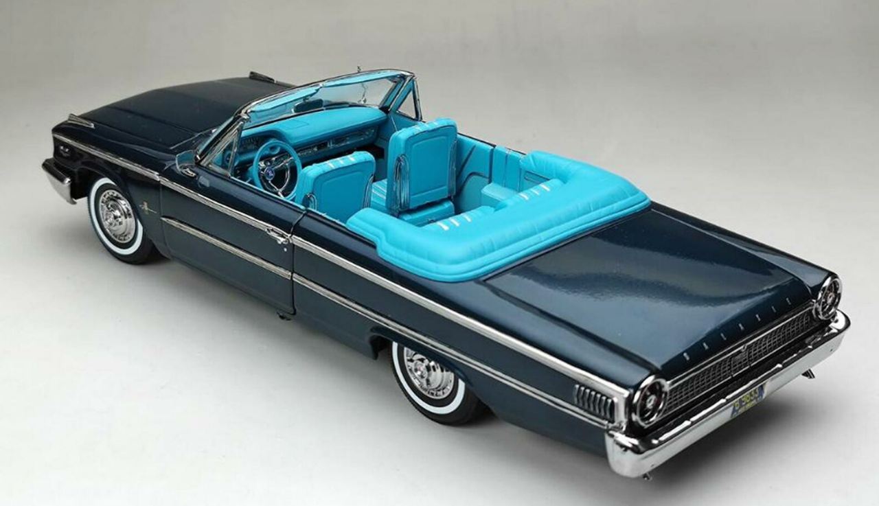 1/18 1963 Ford Galaxie 500 XL 500XL Open Convertible (Oxford Blue) Diecast Car Model