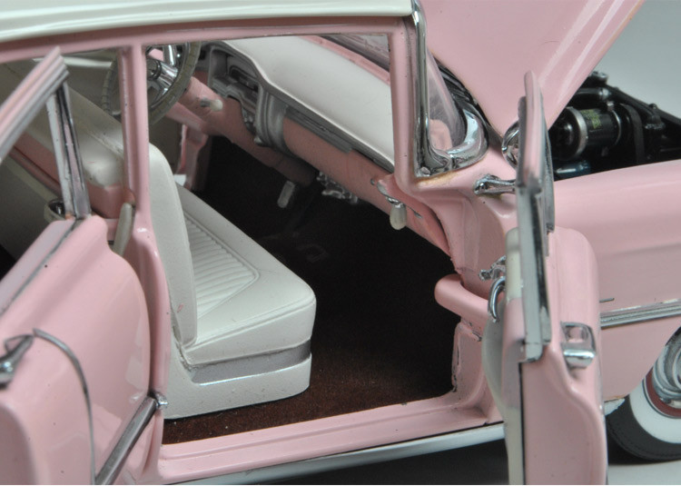 1/24 Franklin Mint 1955 Cadillac Fleetwood Elvis Presley's® Pink