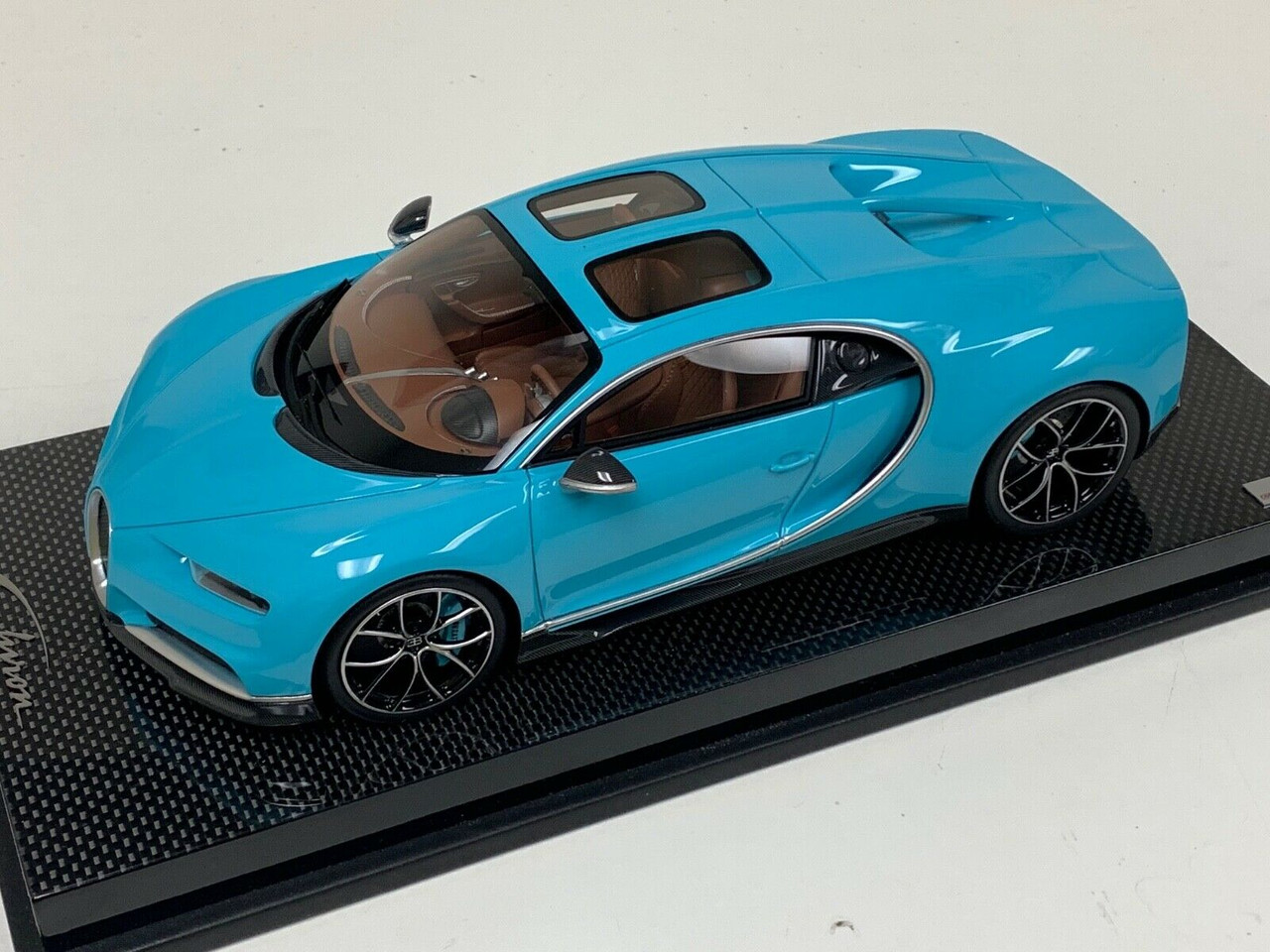 1/18 MR Collection Bugatti Chiron Sky view (Baby Blue) with Carbon