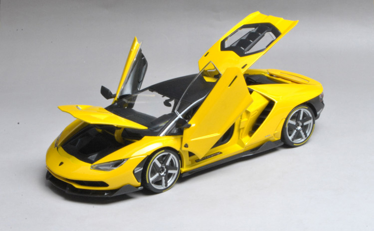 マイスト　Maisto ランボルギーニ　Centenario 1/18 Amazon.com: Maisto Lamborghini Centenario – 2016 – Echelle 1