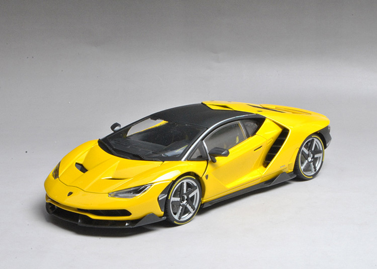 マイスト　Maisto ランボルギーニ　Centenario 1/18 Amazon.com: Maisto Lamborghini Centenario – 2016 – Echelle 1