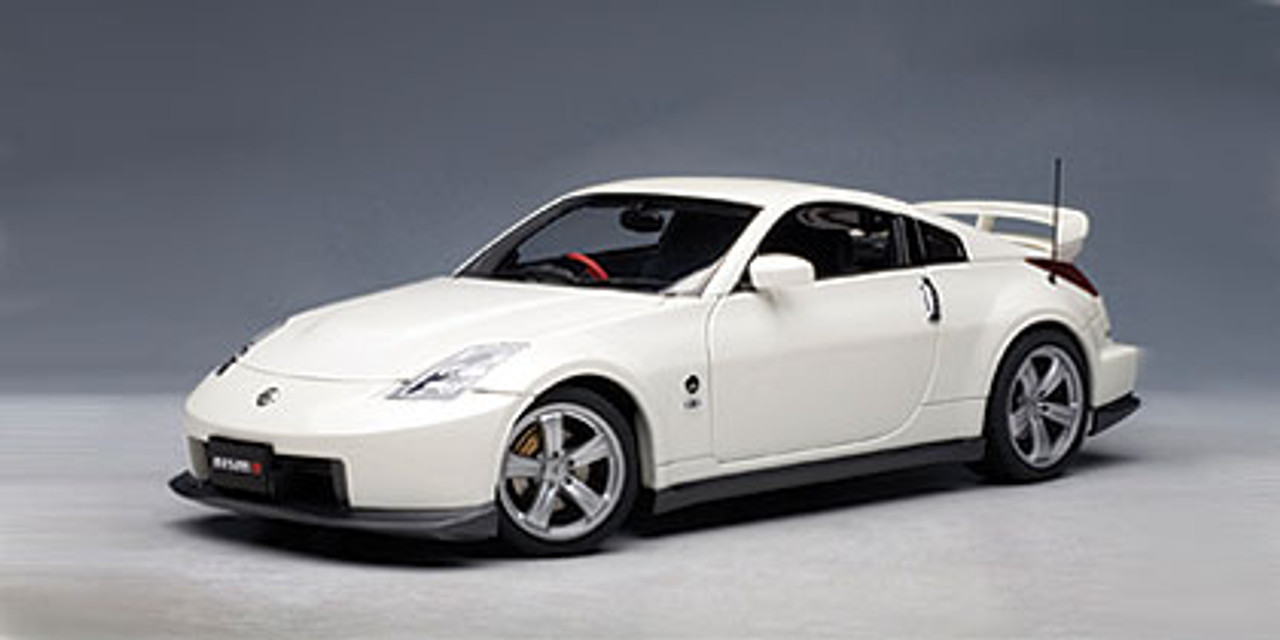 1/18 Autoart NISSAN FAIRLADY Z VERSION NISMO 2007 TYPE 380RS - PERAL WHITE