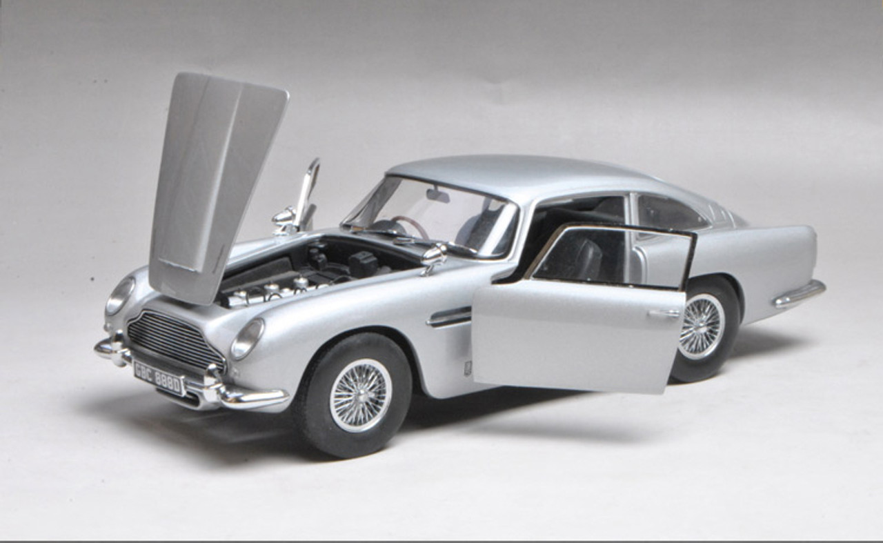 1/18 Sunstar 1963 Aston Martin DB5 (Silver) Diecast Car Model