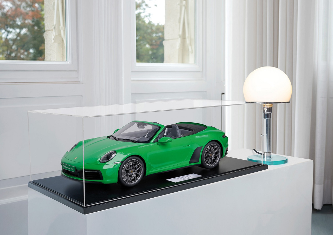 1/8 Minichamps 2020 Porsche 911 (992) Carrera 4S Cabriolet (Python Green) Resin Car Model Limited 99 Pieces