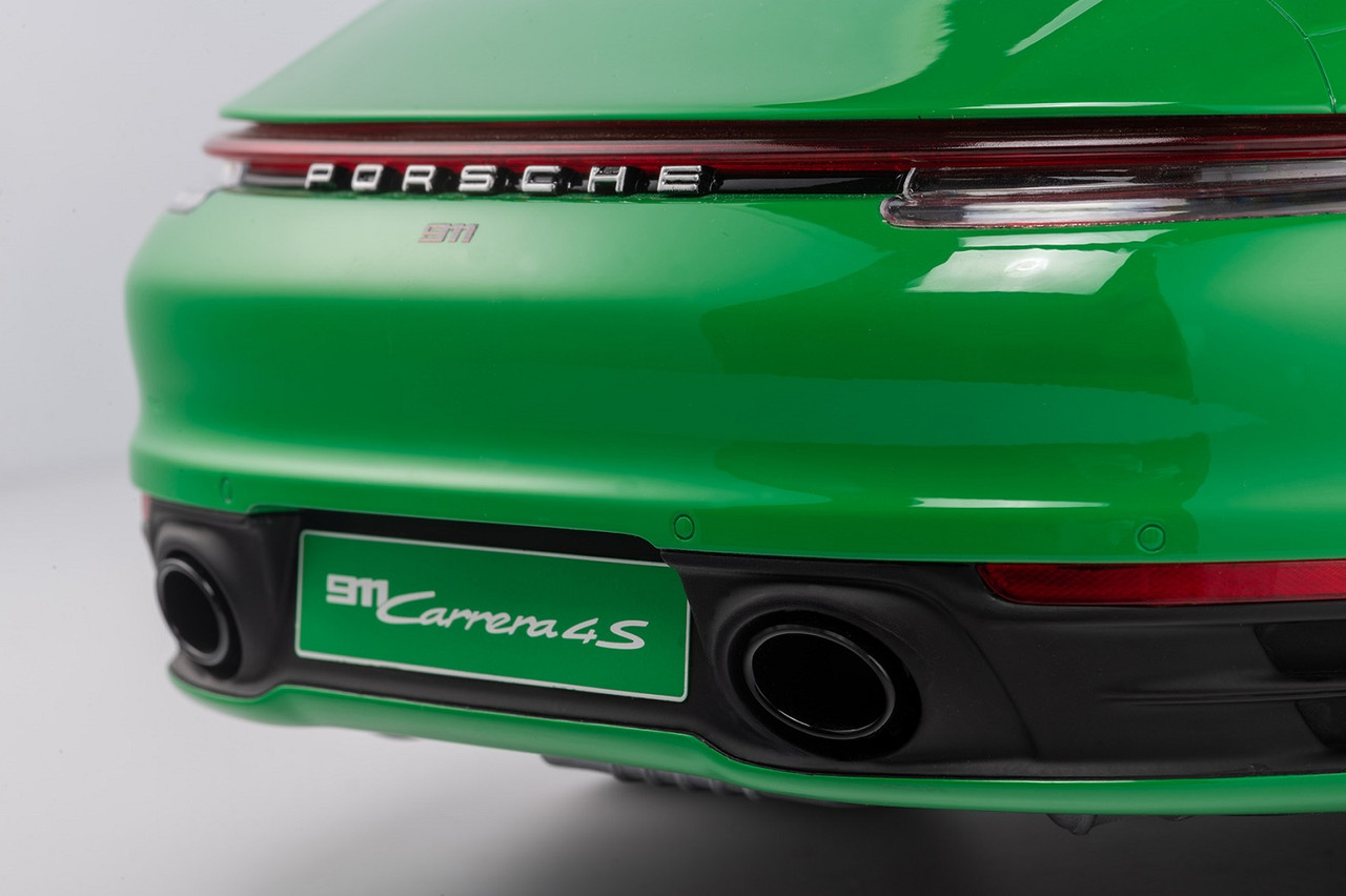 1/8 Minichamps 2020 Porsche 911 (992) Carrera 4S Cabriolet (Python Green) Resin Car Model Limited 99 Pieces