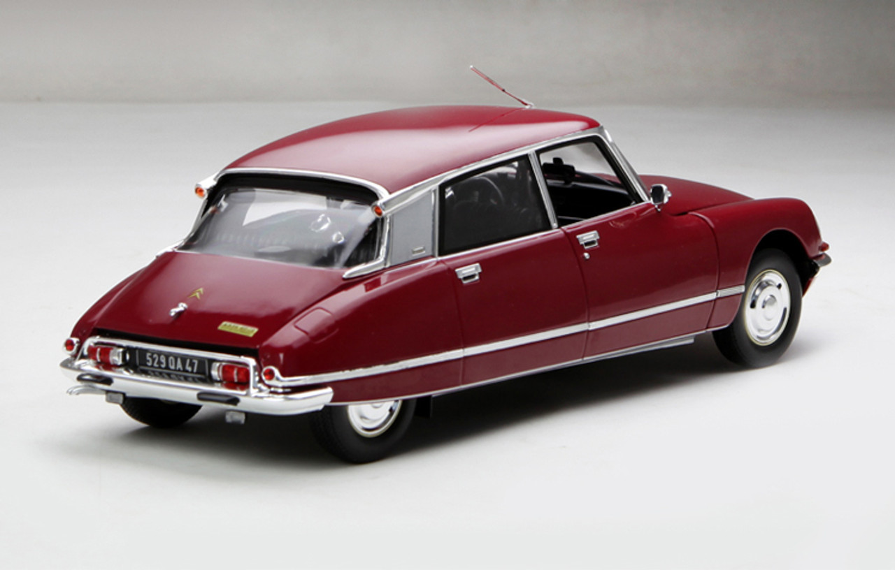 NOREV 1/18 シトロエン DS23 Pallas Citroen DS23 Pallas 1/18 Norev - Orient Blue - New 1974 Model