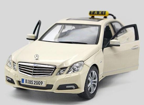 1/18 Mercedes-Benz MB E-Class W212 Taxi Diecast Car Model