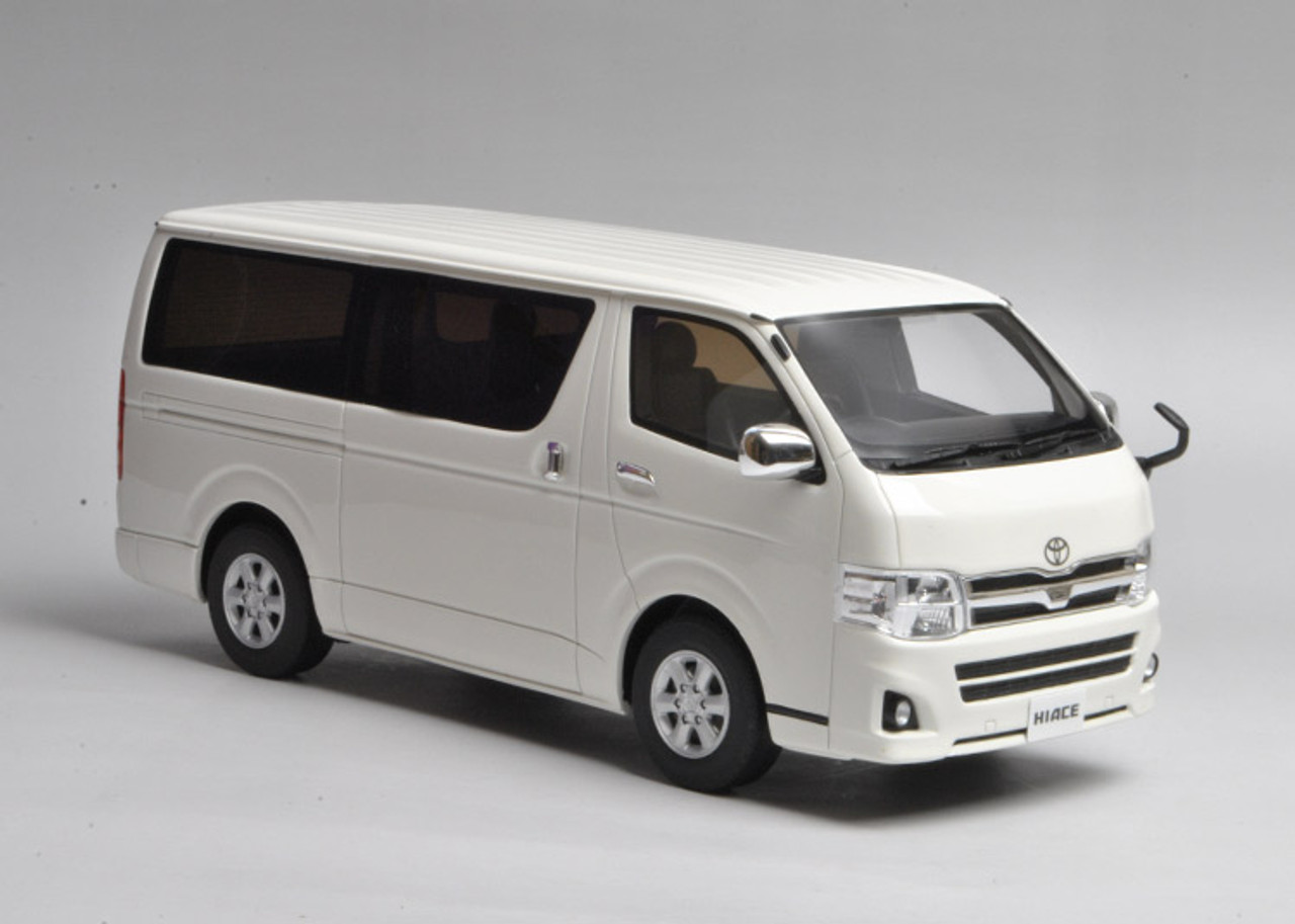 1/18 Kyosho Toyota Hiace Super GL (White)