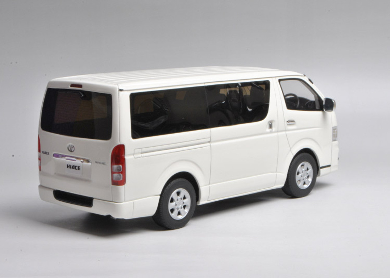1/18 Kyosho Toyota Hiace Super GL (White) - LIVECARMODEL.com