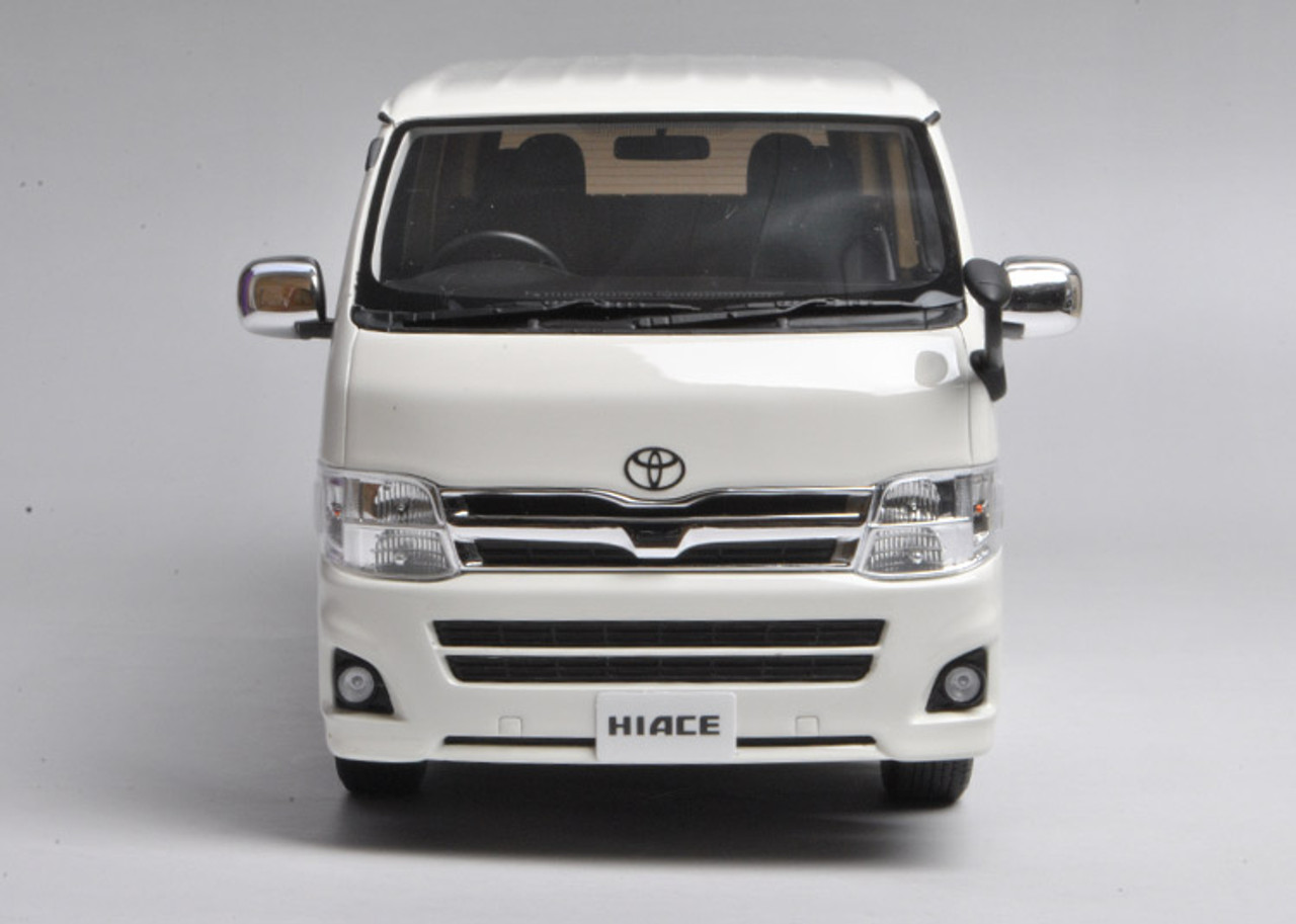 1/18 Kyosho Toyota Hiace Super GL (White) - LIVECARMODEL.com