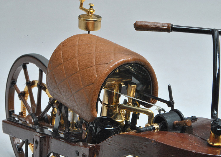 1/8 Franklin Mint 1885 DAIMLER SINGLE TRACK MOTOR VEHICLE