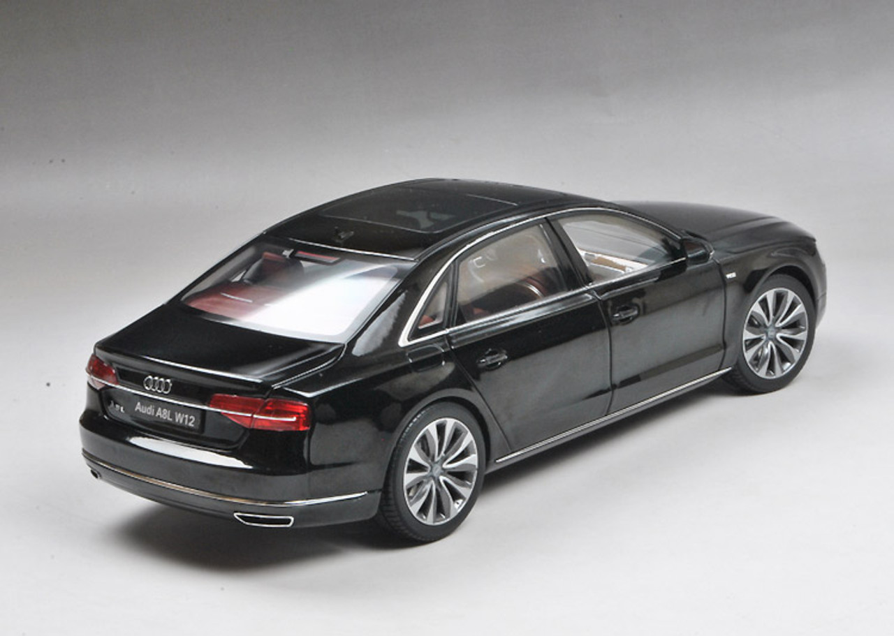 信頼】 ミニカー1/18 箱あり KYOSHO Audi A8 L W12 No.299 ミニカー